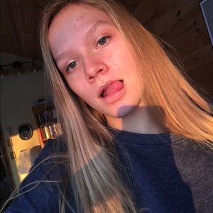 Meet your Posher, Ella